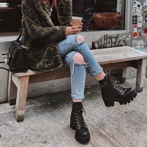 Enid black boots from altercore